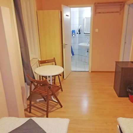 Opera Guesthouse Будапеща Екстериор снимка